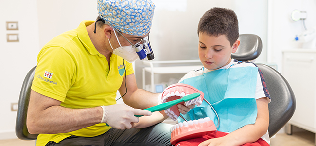 Pedodonzia a Cagliari: come preparare il bambino alla prima visita dal dentista e affrontare serenamente le sedute successive